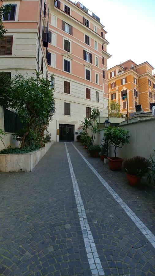 Angoletto Di Trastevere Rome Exterior photo